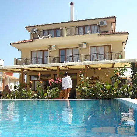 Family Muses Hotel 3*