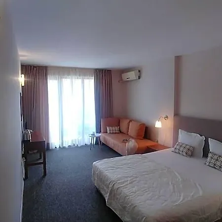 Family Muses Otel