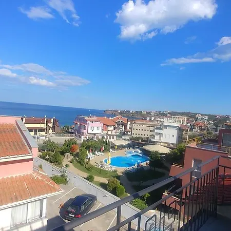 Family Muses Hotel